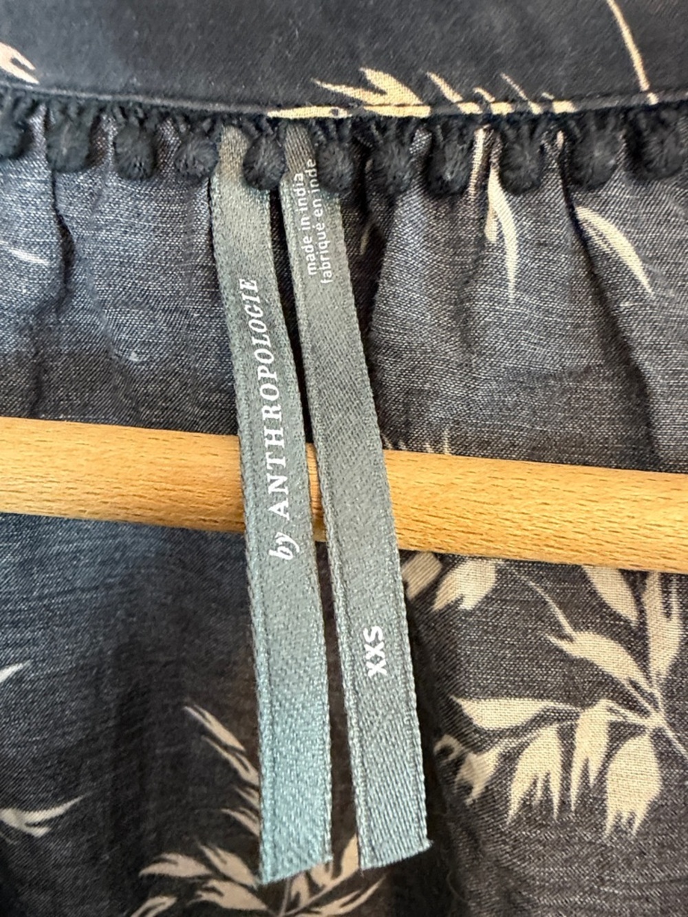By Anthropologie V-Neck Ruffled Blouse Black Motif Women’s XXS - Picture 9 of 13